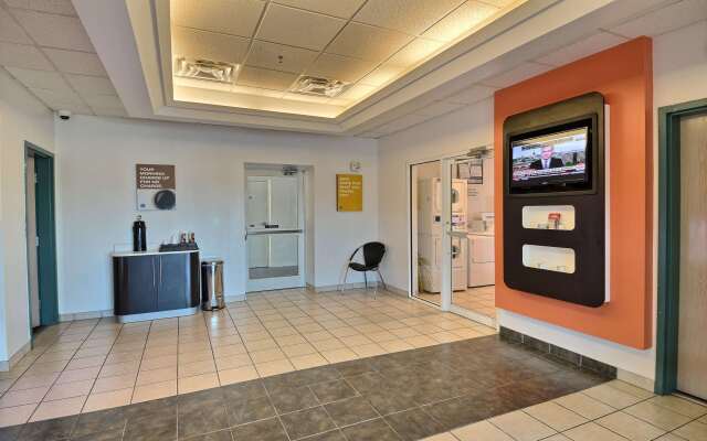 Motel 6 Tewksbury, MA - Boston