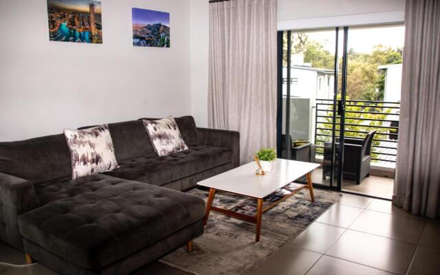 “Pop Inn” modern apartment in heart of Bryanston