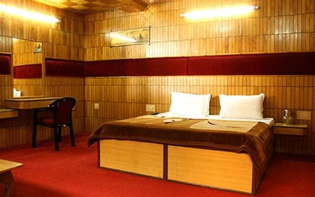 Hotel New Adarsh