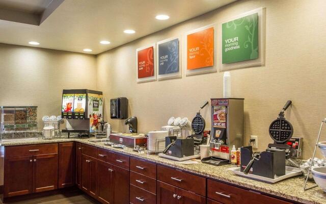 Comfort Suites Redding - Shasta Lake