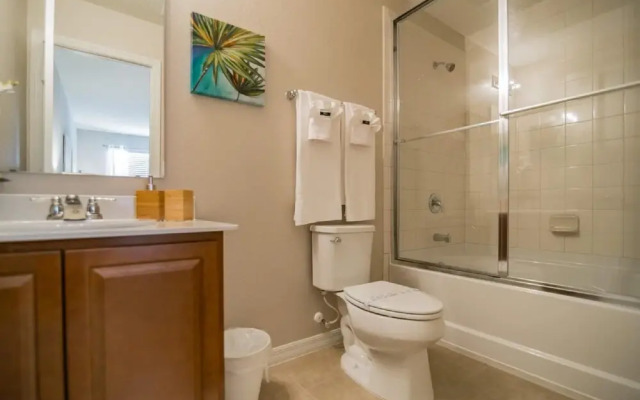 5133 Compass Bay