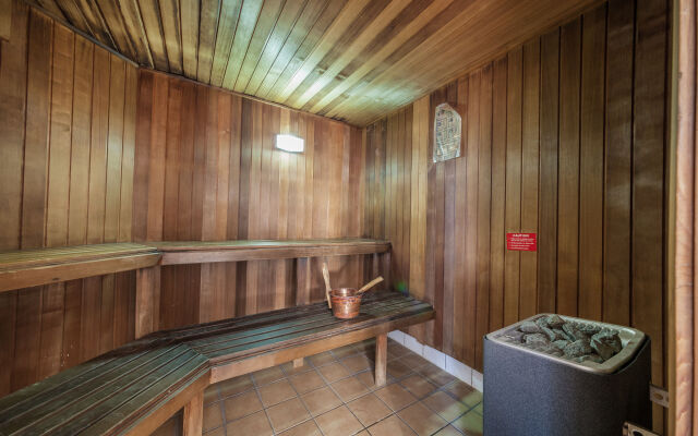 West End Central Apartments