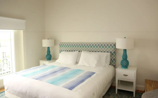 The Sea Breeze Inn