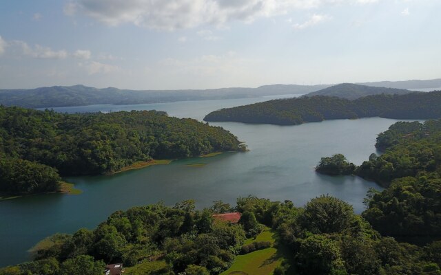 Blue Jungle Lodge