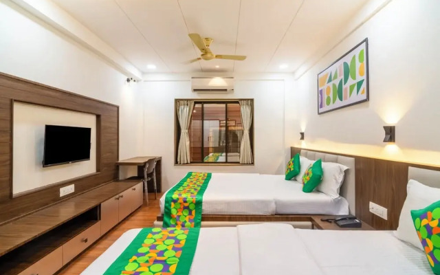 Treebo Petals Banquet & Suites - Kolkata