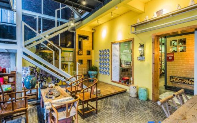 Yuese Theme Inn