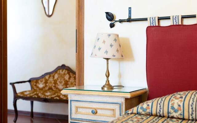 Majestic Farmhouse in San Vivaldo with Swimming Pool