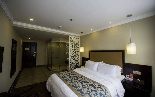 Shenzhen Sunisland Holiday Hotel, Guomao Shopping Center