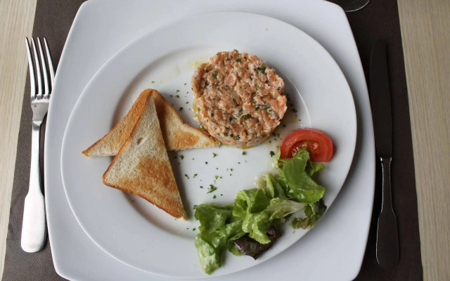 Hotel - Restaurant Le Clos des Cedres