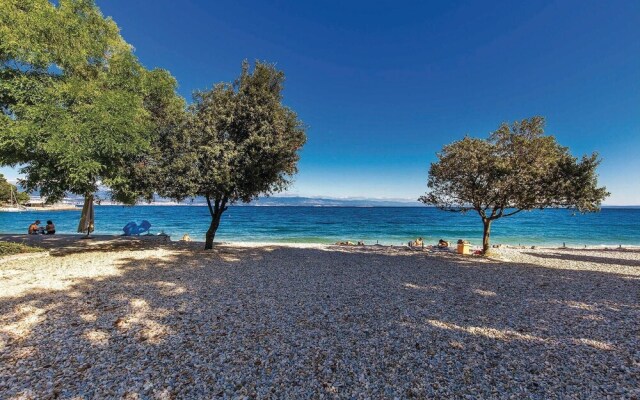 Amazing Home in Medveja with Hot Tub, WiFi & 4 Bedrooms