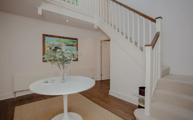 Luxury 3 Bedroom Home by South Kensington