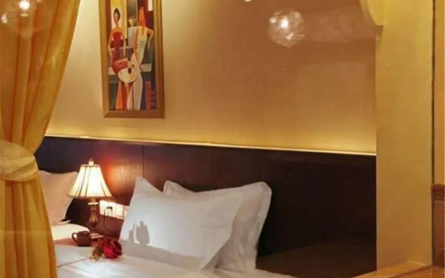 Chengdu Zifei Hotel