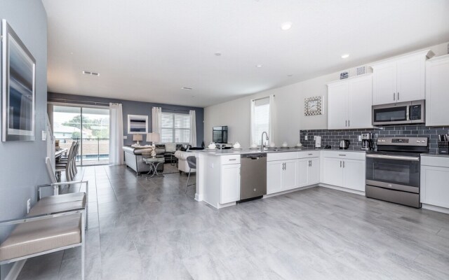 1662 Moonvalley Drive