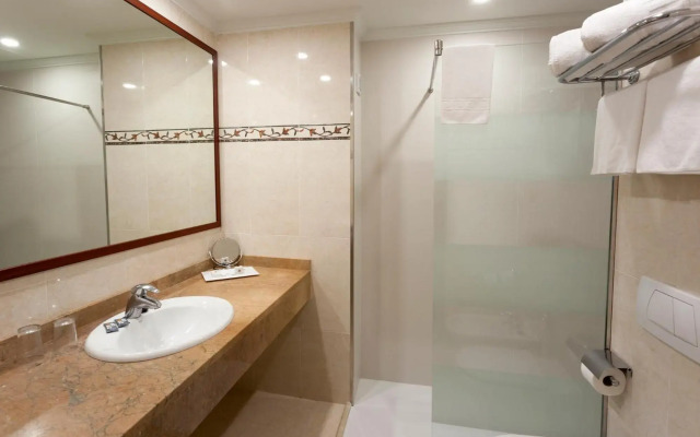 Aparthotel y Hotel Paguera Beach