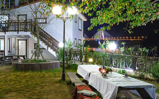 Geoje Monet's Garden Pension