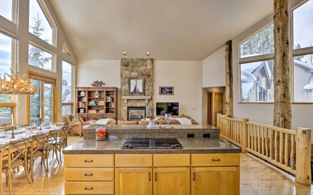 Ski & Hike On-site: Breckenridge Retreat!