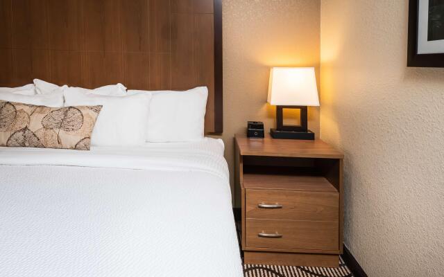 Best Western Plus Riverfront Hotel & Suites