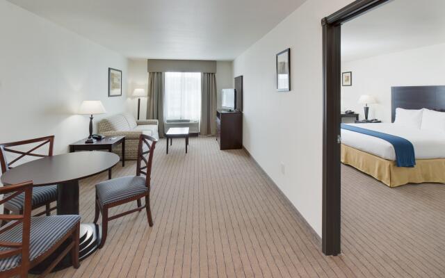 Holiday Inn Express & Suites Omaha I-80 by IHG