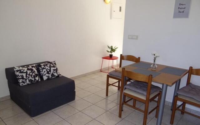 Apartments Mara - 70m from the sea