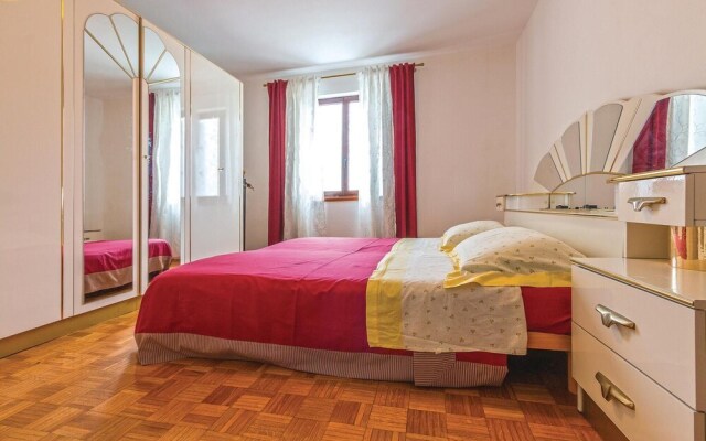 Stunning Home in Pula With Wifi and 5 Bedrooms