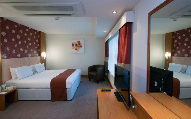Holiday Inn Manchester-Central Park by IHG
