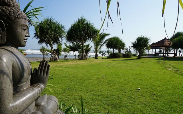 Pondok Pitaya Hotel, Surfing & Yoga