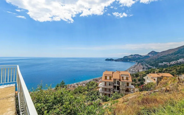 Sea-View Holiday Home in Letojanni with Garden