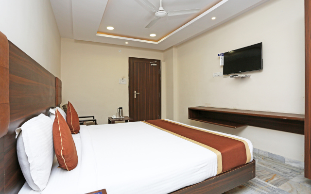 OYO 6651 Hotel Srujana Stay Inn