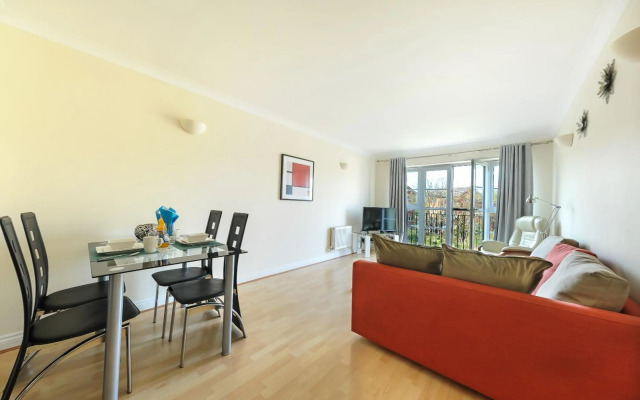 Hunters Wharf River View by Select SA