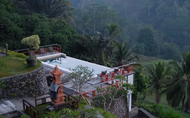 Suarapura Resort and SPA
