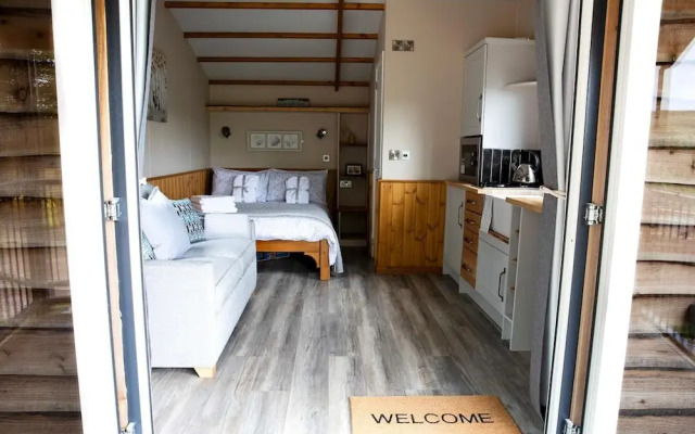 Wildwood Quarry Cabin - Pet Friendly - Sleeps 3/4
