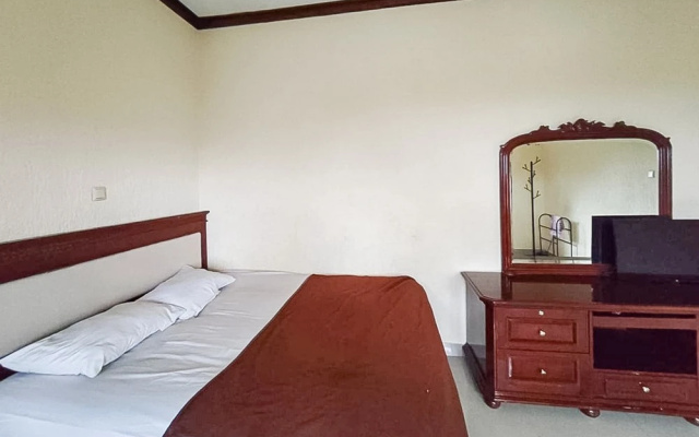 Villa Dua Sisi RedPartner – Guest Rooms – Cisarua