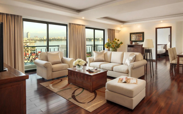 Elegant Suites Westlake