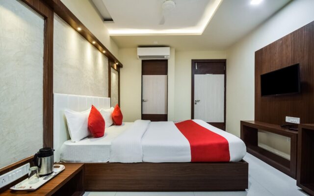 Oyo 28683 Hotel Suhagan Heights