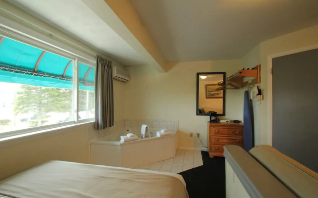 Sea Cliff House Motel