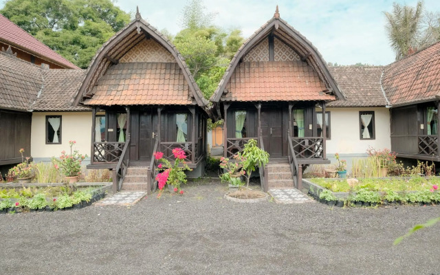 Resto Apung and Bungalow Kedisan Batur Lake View RedPartner