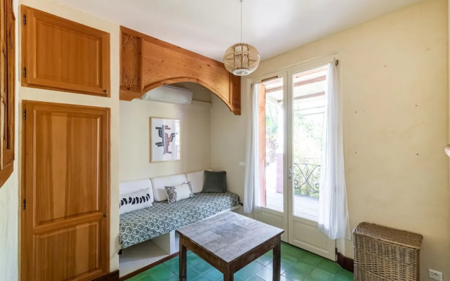 Lavish Holiday Home in La Croix-valmer With Swimming Pool