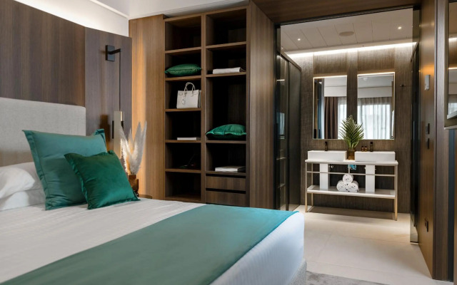 We Me Suite Hotel