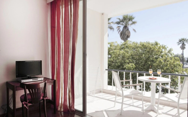 Rent4rest Estoril Beachfront Apartments - Balcony Studio