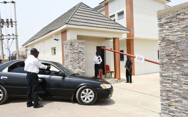 Goodview Suites& Apartments