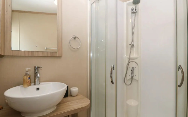 Seafront Holiday Home 2