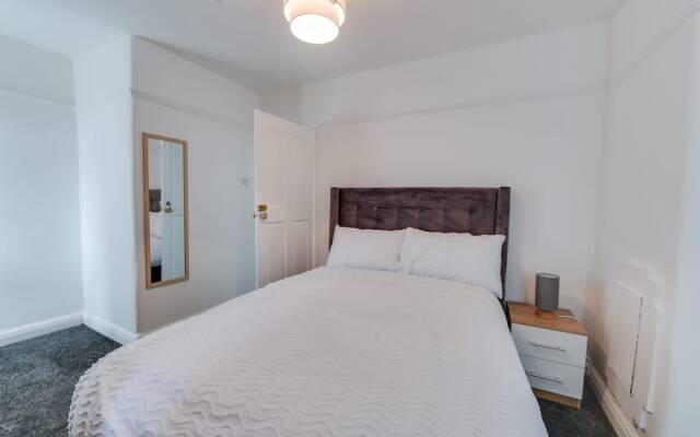 Remarkable 3-bed House in Middleton Manchester