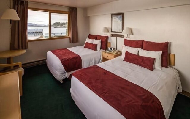 Totem Square Hotel & Marina