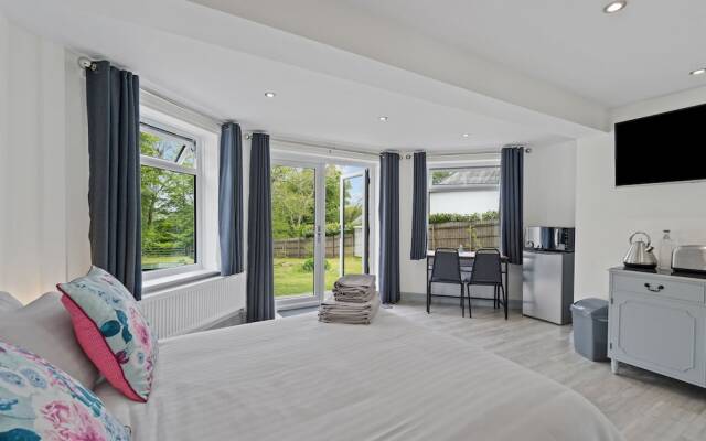 Stunning, Contemporary 1 Bedroom En-suite Annexe