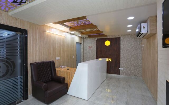OYO 22697 Richa Grand Inn