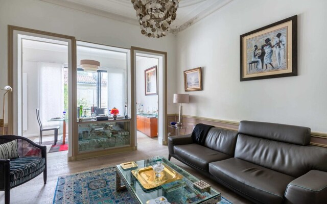 Bright 3BR Apartment With Garden in Gambetta