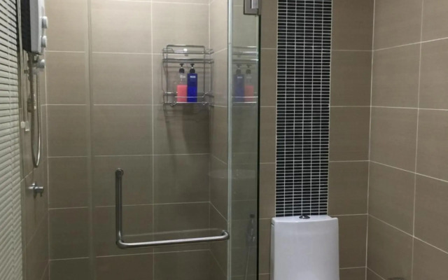 2775 sqf Sunset Luxury Condo