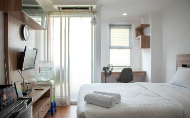 Nice And Comfort Studio Apartment At Belmont Residence Puri