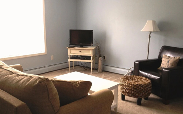 Wells Rested - W579 Unit A by Getaway