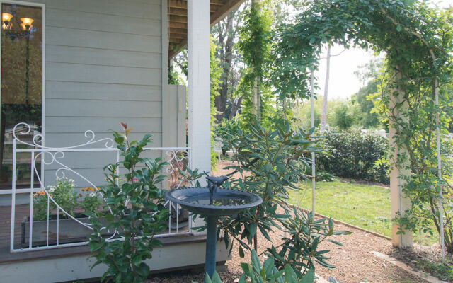 The Heart of Emerald Bed & Breakfast
